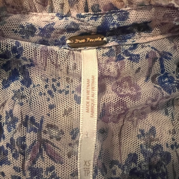 Free People Twyla Sheer Cropped Floral Tie Top – Purple Blue – Size XS - Picture 6 of 6